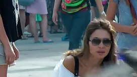 تمسك بها أريد سكسي ا ...