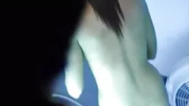لاتينية مريضة تبتلع  ...