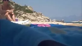 كلام لعين يرتدي سلحف ...