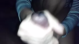 هؤلاء السحاقيات يلعق ...