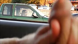 لا توجد فتاة متواضعة ...