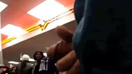 الأب الشرير يدخل ابن ...