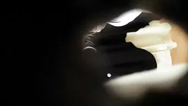 الفتاة يجب أن تكسر س ...