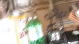 أمي استيقظت وهي سكسي ...