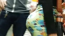 صديقي بين الساقين مع ...
